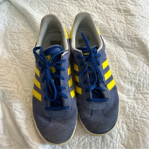 adidas gazelle silver green womens Gucci X ADIDAS Softy Velvet Suede Madeira Demetra Mens Gazelle Sneakers 9  Ice Blue Velvet Blue Smile Yellow 1115719  FASHIONPHILE